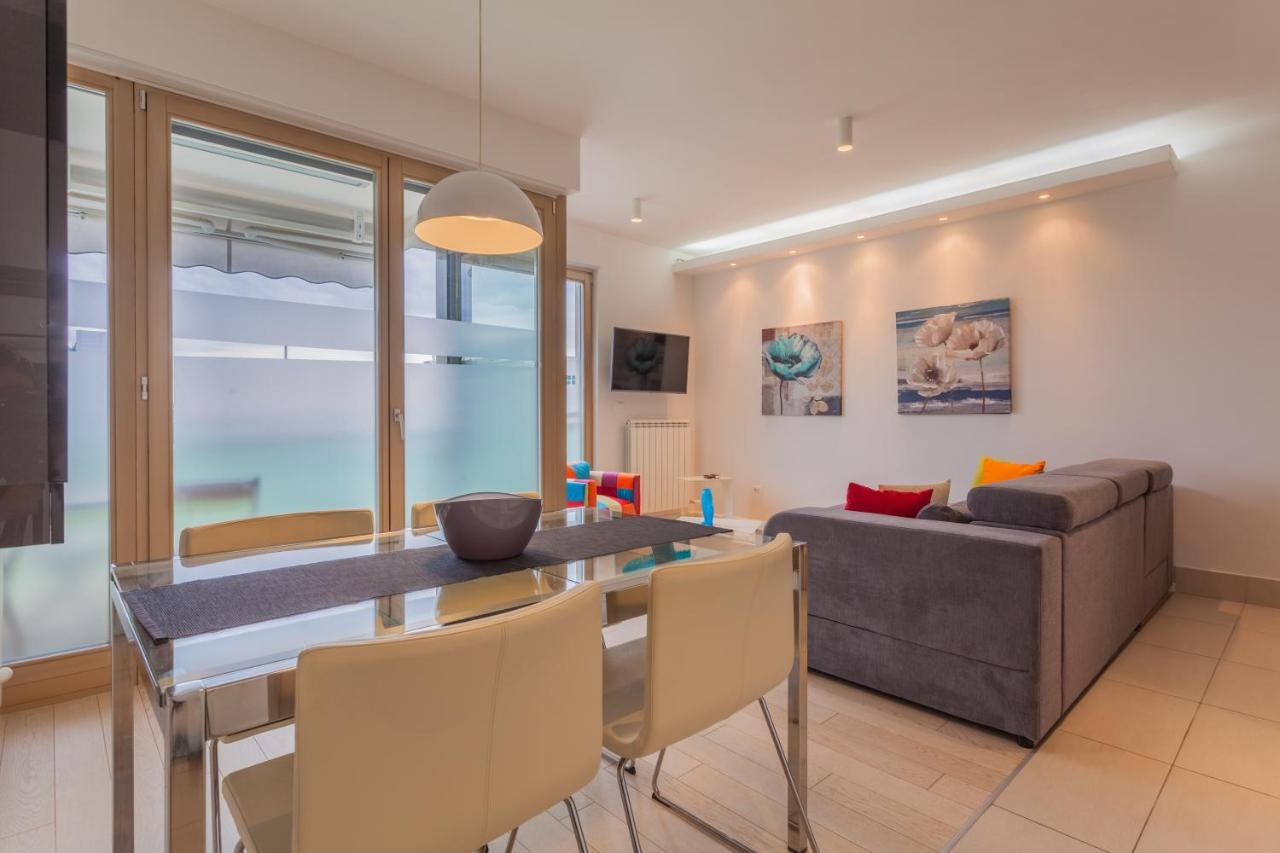 Apartman Laura Rijeka Buitenkant foto